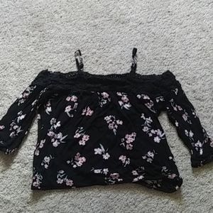 Small Floral Printed Black Crop-Top Shirt